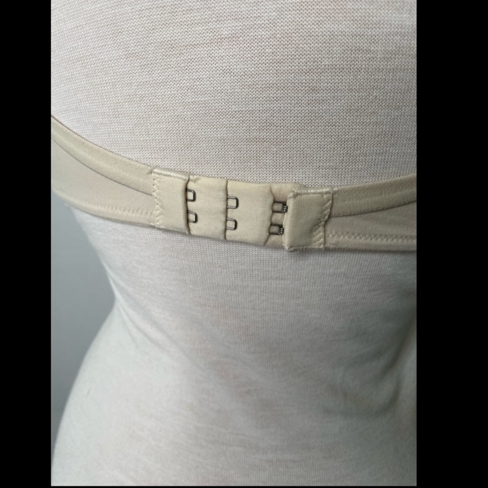 Victoria Secret - Picture 4 of 6